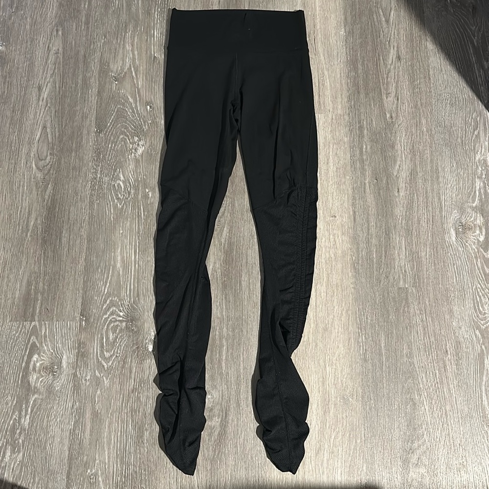 Black Fabletics leggings